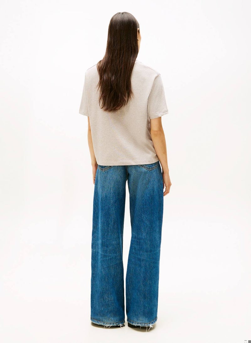 تومي هيلفيغر تيشيرت بقصّة مريحة بشعار تي آيتش مطرز - Image 2